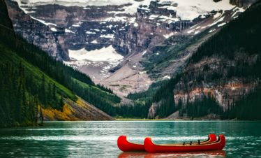 lake-louise-1761286_1920